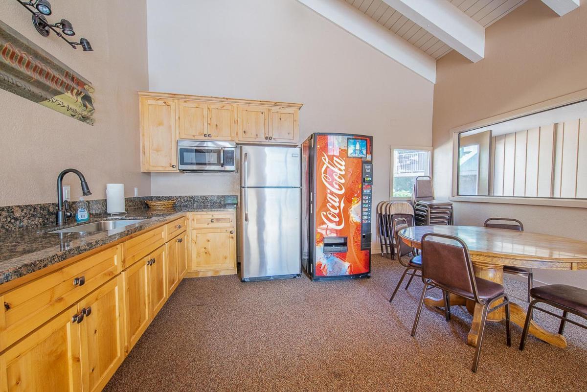 Fully Renovated! St Anton #17 Ski In Ski Out 1 Bedroom 1 Bathroom Condo! Sleeps Up To 4! Mammoth Lakes Esterno foto